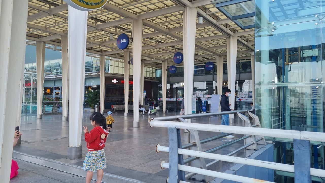 A big day of travel, 35 hours, danang, vietnam to jfk, nyc usa. 42 » 2026 » roaming sparrow 20211210_160023.jpg