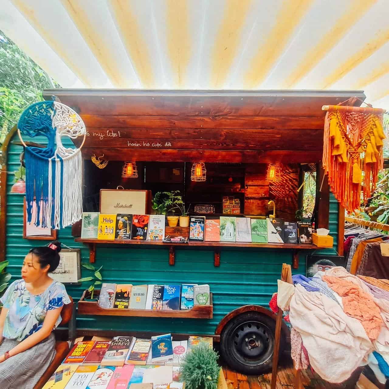 A community market at dune 45 cafe in danang vietnam 24 » 2026 » roaming sparrow 20220702_094054.jpg