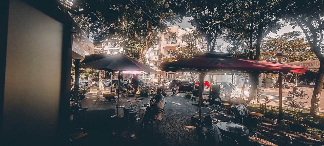 Achcha book coffee in danang vietnam 20 » 2026 » roaming sparrow 20220712_153504.jpg