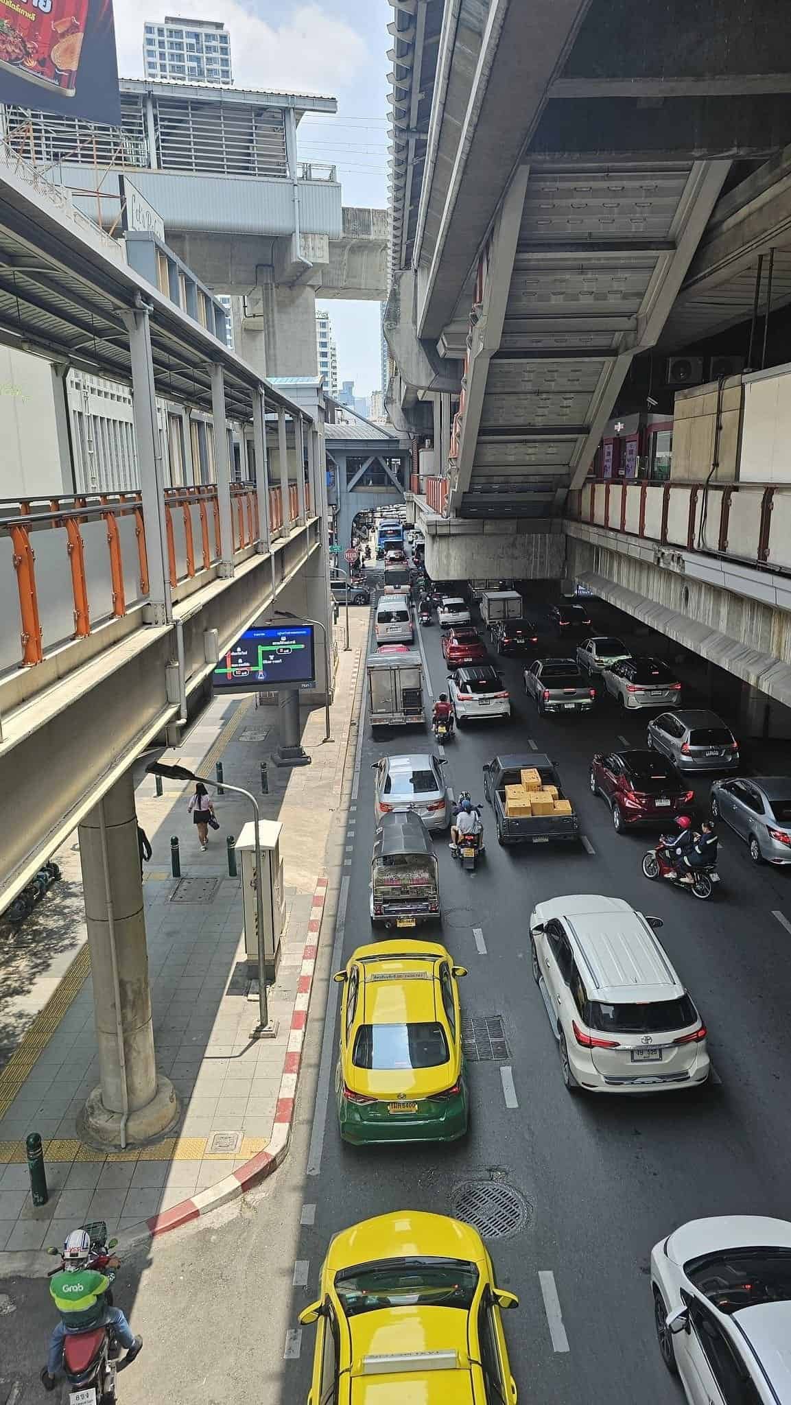 Bangkok urban exploration urban tapestry: finding beauty in the city's concrete corridors Bangkok Urban Exploration Urban Tapestry: Finding Beauty in the City's Concrete Corridors