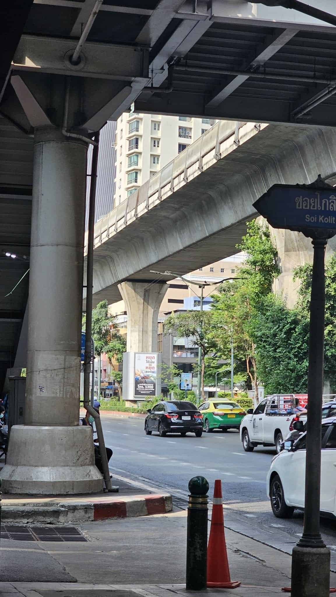 Bangkok urban exploration urban tapestry: finding beauty in the city's concrete corridors Bangkok Urban Exploration Urban Tapestry: Finding Beauty in the City's Concrete Corridors