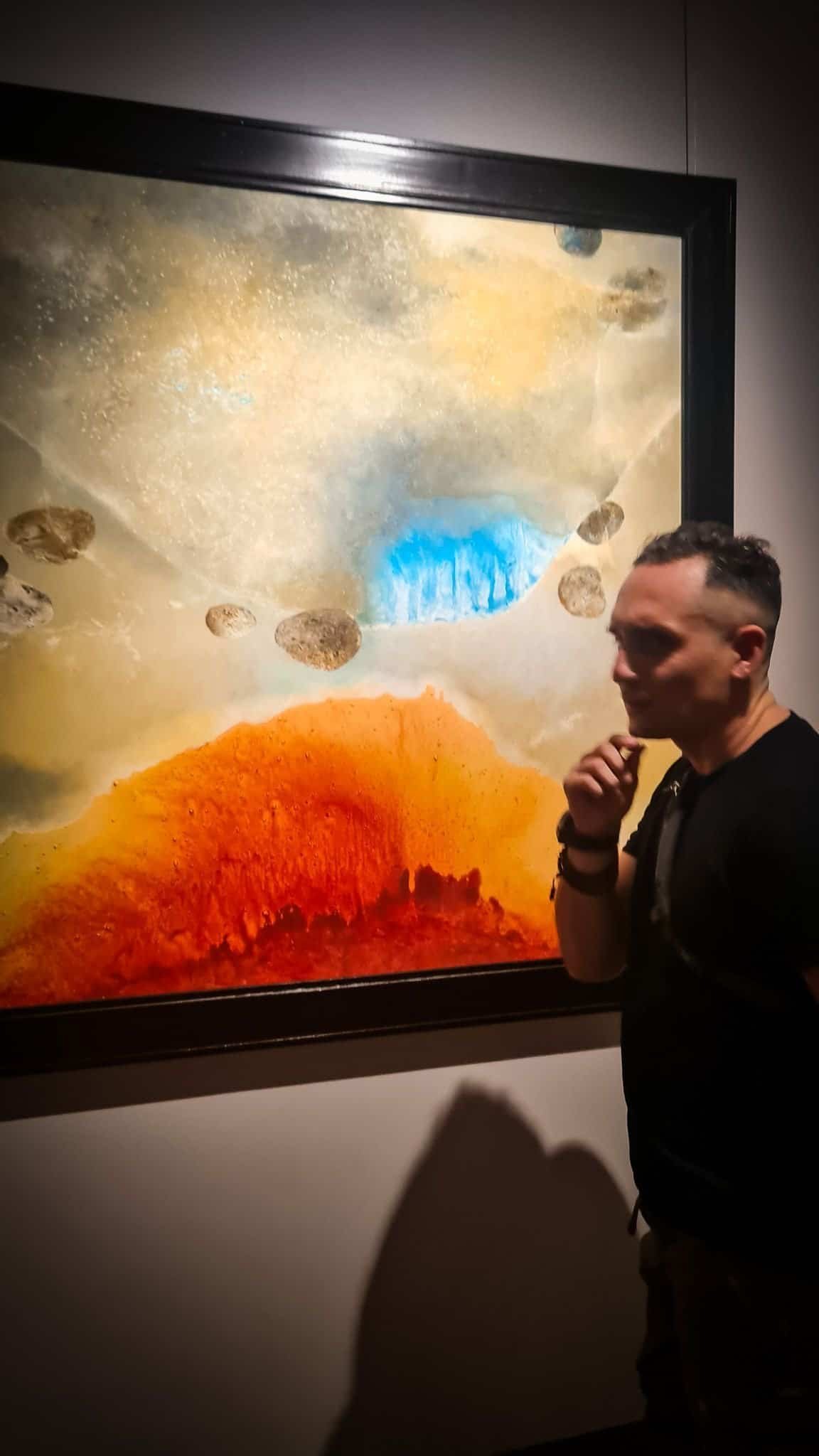 Hrmmm... Art... Yes... 