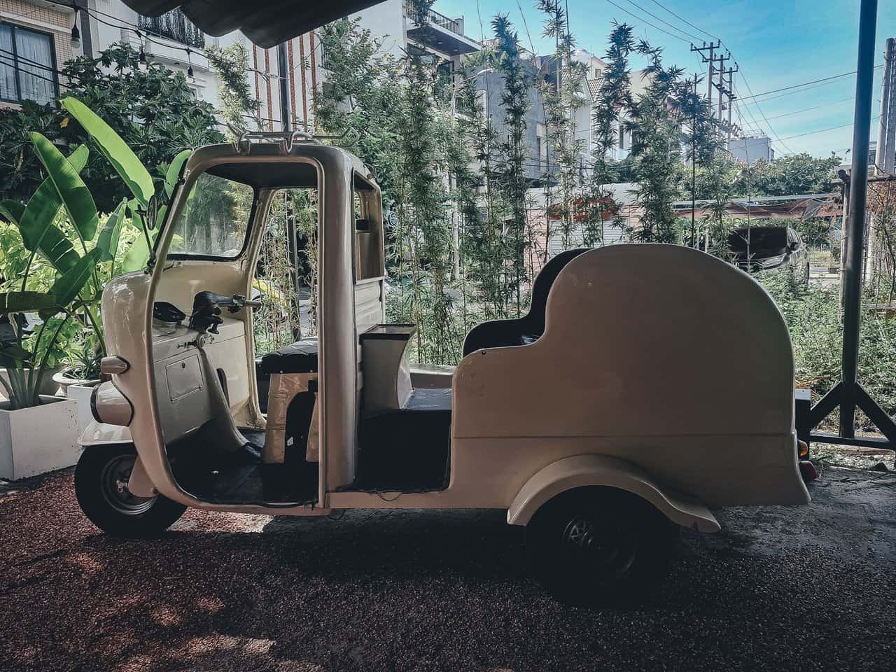 L stand coffee and tea: a charming coffee haven in danang, vietnam 21 » 2026 » roaming sparrow Vintage Car