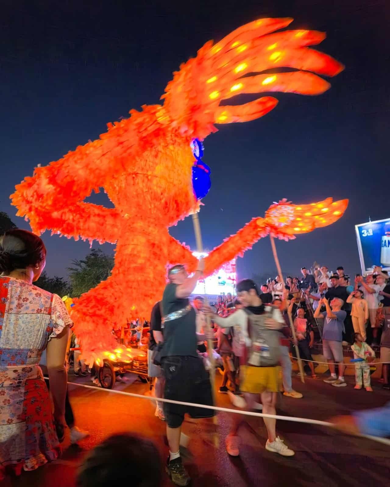 Siem reap giant puppet parade: 8 wild glowing creatures hit the streets 18 » 2026 » roaming sparrow Evening view of Siem Reap streets during the Giant Puppet Parade