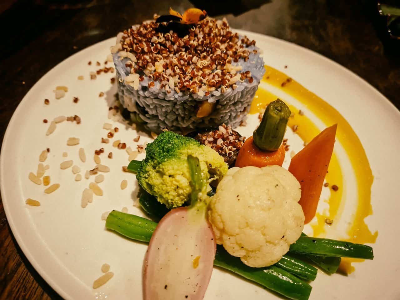 Vietnamese vegetarian foods are to die for! 16 » 2026 » roaming sparrow food (8).jpg